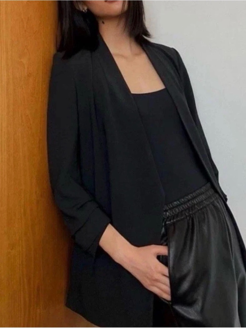 Babaton Aritzia Power Mirror Black Ruched Sleeves Blazer Sz 10 Beautiful Office